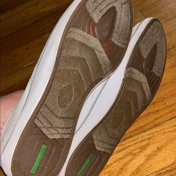 Grasshopper White Women's Slip-On Boat Loafers - Picture 5 of 8